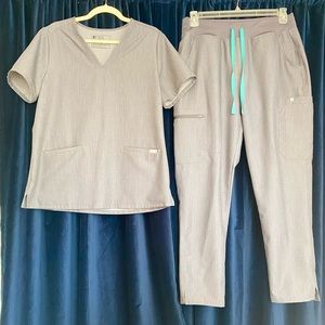 Figs scrubs set
